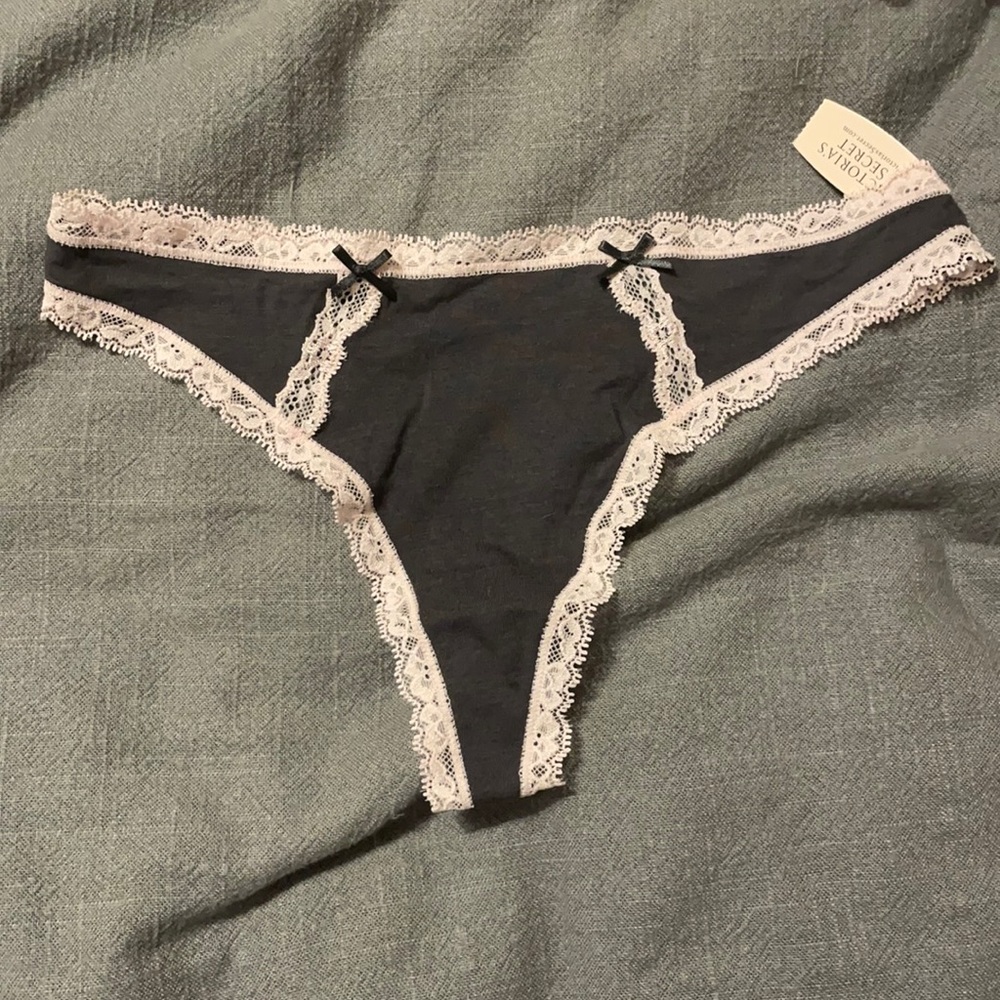 NWT Victoria’s Secret Thong Panties Small Lace